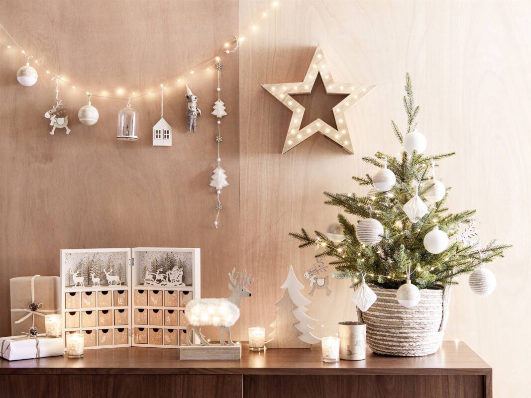 decoracion navidad sobre mueble