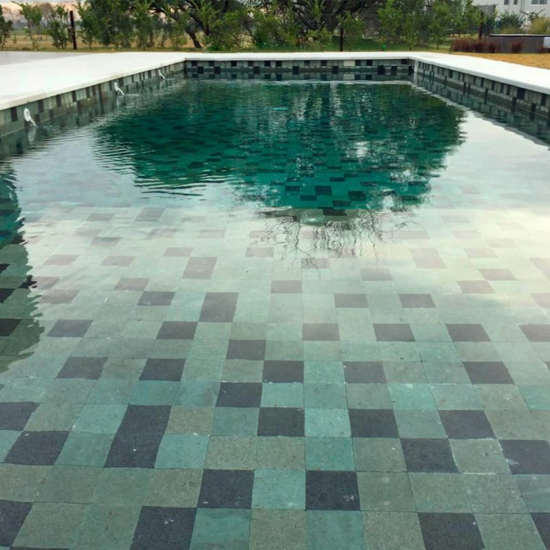 PISCINAS BALINESAS, RELAJACIÓN Y ELEGANCIA 2 - Estudio de Interiorismo en Valencia Moisaico piscina balinesa